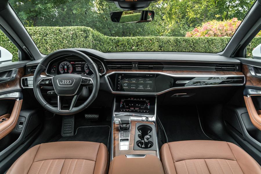 Торпедо Audi A6 3.0 TFSI Quattro S-Line (C8) 2018 года  (NA) (фото 11 из 40)
